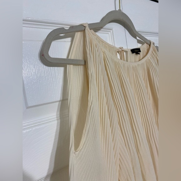 Aakaa Cream Pleated Blouse size S - Picture 2 of 7